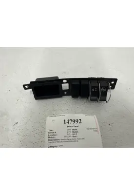 PACCAR T680 Switch Panel