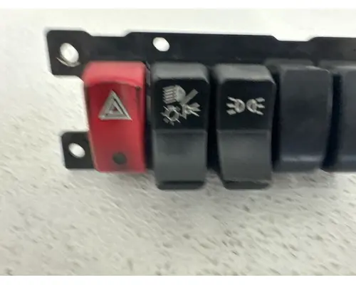 PACCAR T680 Switch Panel