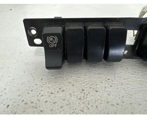 PACCAR T680 Switch Panel