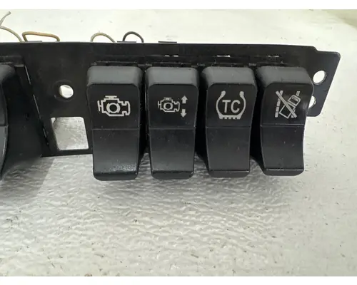 PACCAR T680 Switch Panel