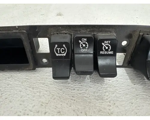 PACCAR T680 Switch Panel