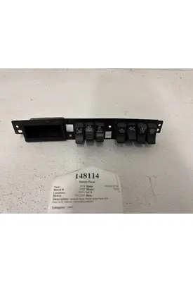 PACCAR T680 Switch Panel