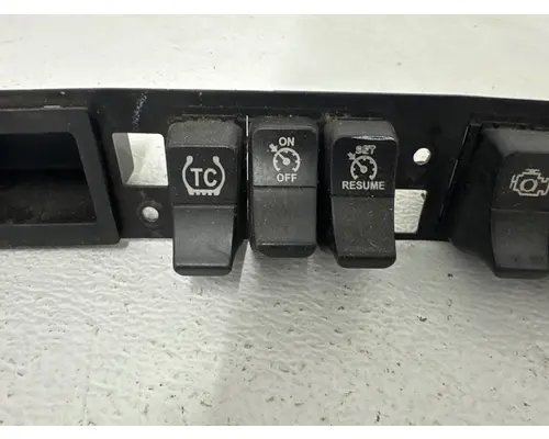 PACCAR T680 Switch Panel