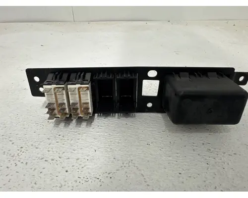 PACCAR T680 Switch Panel