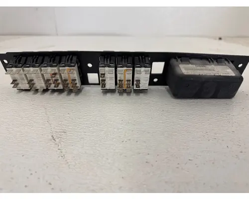 PACCAR T680 Switch Panel