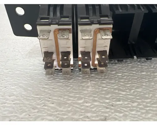PACCAR T680 Switch Panel