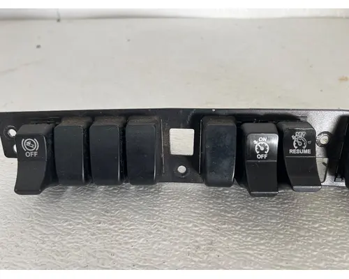 PACCAR T680 Switch Panel