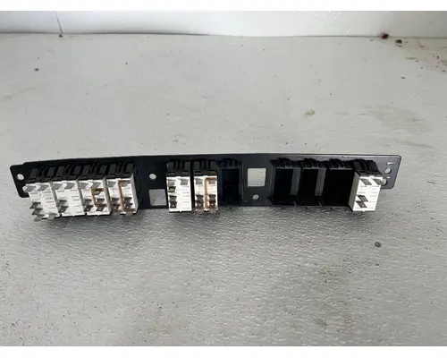 PACCAR T680 Switch Panel