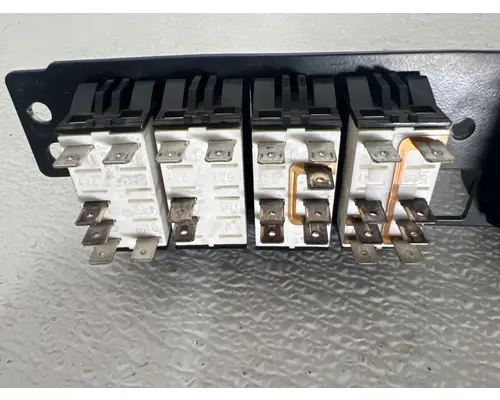 PACCAR T680 Switch Panel