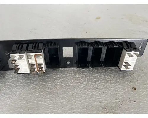 PACCAR T680 Switch Panel