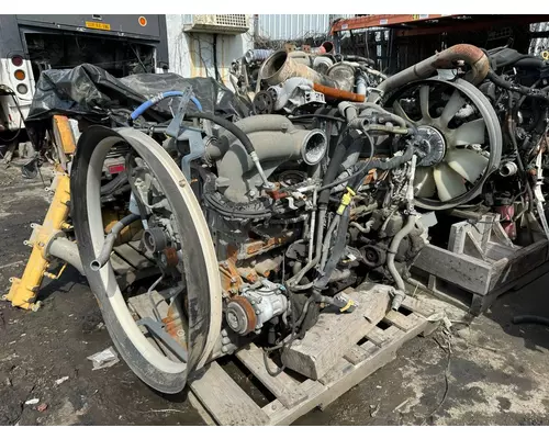 PACCAR T700 Engine Assembly