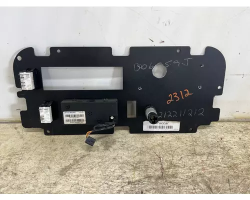 PACCAR U64-1208-212211212 Sleeper Control Panel