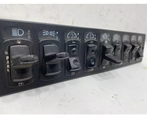 PACCAR  Dash  Console Switch