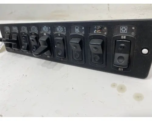 PACCAR  Dash  Console Switch