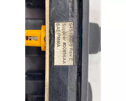 PACCAR  Dash  Console Switch