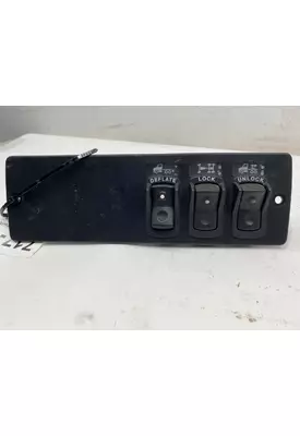 PACCAR  Dash / Console Switch