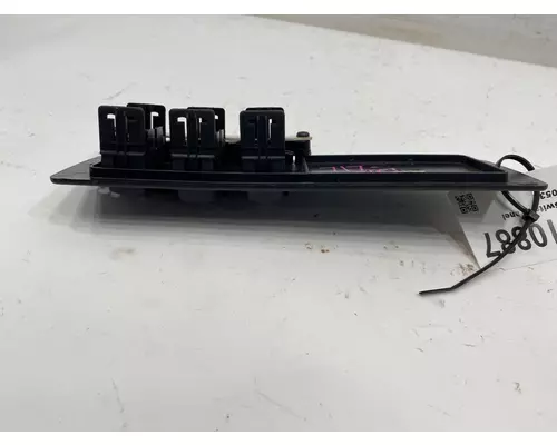 PACCAR  Dash  Console Switch