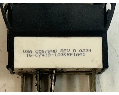 PACCAR  DashConsole Switch