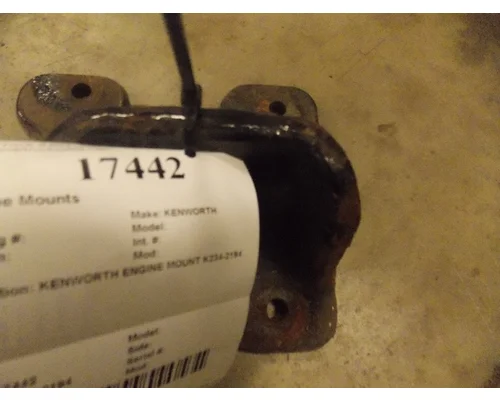 PACCAR  Engine Mounts