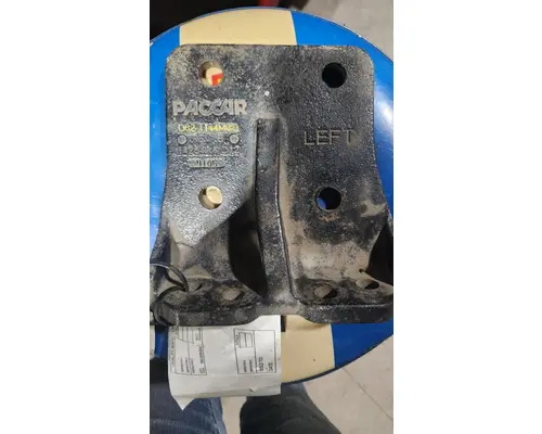 PACCAR  Engine Mounts