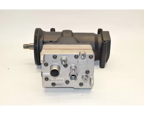 PACCAR  Engine Pump