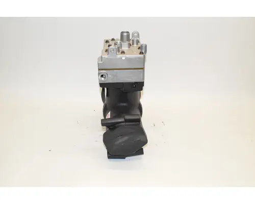 PACCAR  Engine Pump