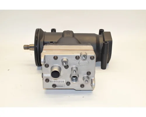 PACCAR  Engine Pump