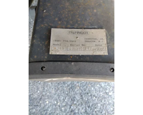 PALFINGER ILT40 LIFTGATE ASSEMBLY