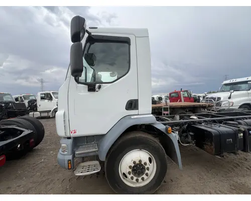 PETERBILT 210 Door Assembly, Front