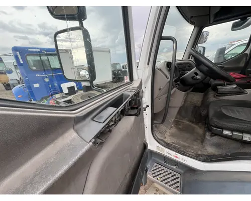 PETERBILT 210 Door Assembly, Front