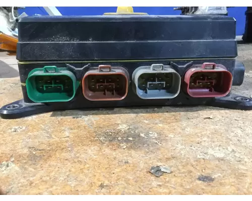 PETERBILT 220 FUSE BOX