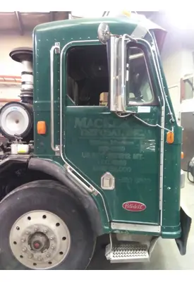 PETERBILT 320 1987-2018 DOOR ASSEMBLY, FRONT