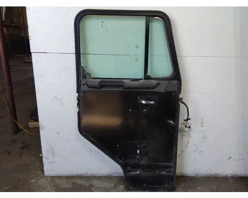 PETERBILT 320 1987-2018 DOOR ASSEMBLY, FRONT
