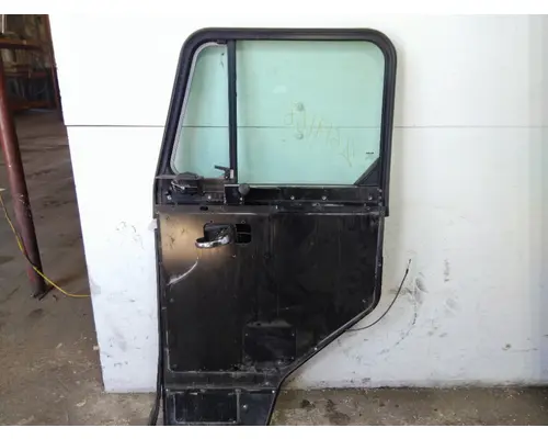 PETERBILT 320 1987-2018 DOOR ASSEMBLY, FRONT