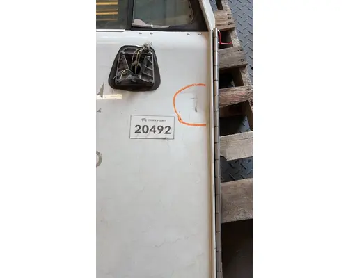 PETERBILT 320 1987-2018 DOOR ASSEMBLY, FRONT