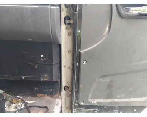 PETERBILT 320 1987-2018 DOOR ASSEMBLY, FRONT