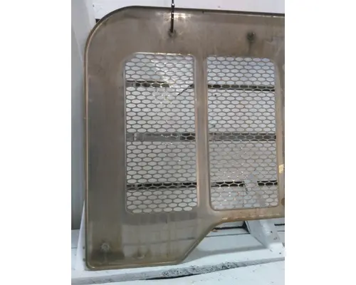 PETERBILT 320 1987-2018 GRILLE