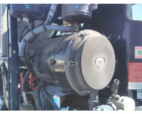 PETERBILT 320 AIR CLEANER