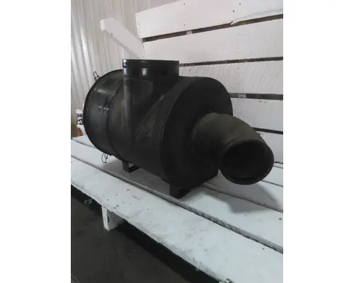 PETERBILT 320 AIR CLEANER