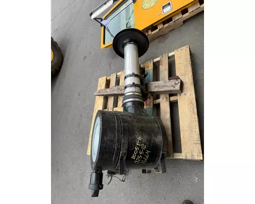 PETERBILT 320 Air Cleaner