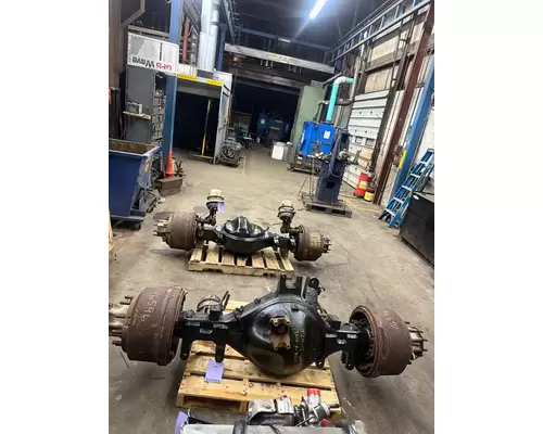 PETERBILT 320 Axle Housing (Front)