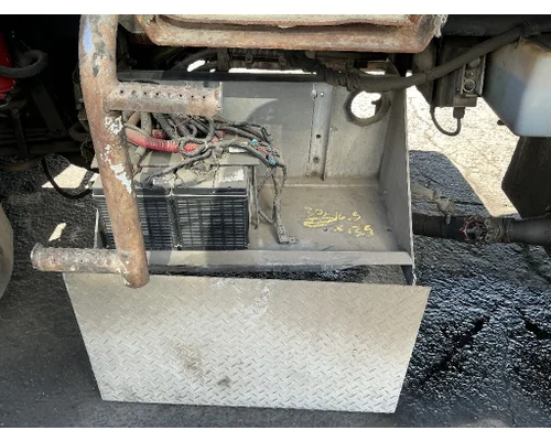 PETERBILT 320 Battery Boxes
