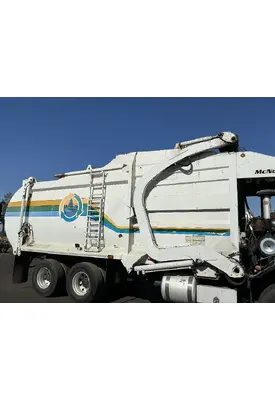 PETERBILT 320 Body / Bed