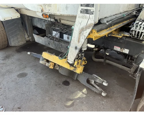 PETERBILT 320 Body  Bed