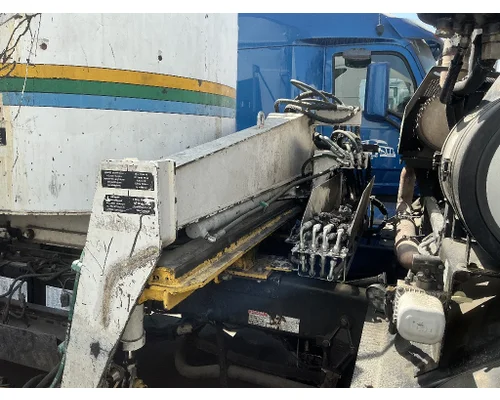 PETERBILT 320 Body  Bed