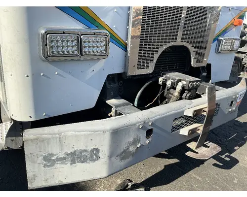 PETERBILT 320 Bumper Assembly, Front