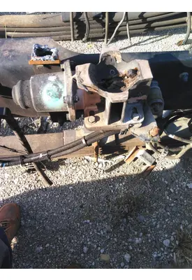 PETERBILT 320 CAB MOUNT,BRACKET