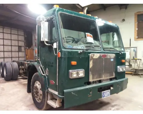 PETERBILT 320 CAB