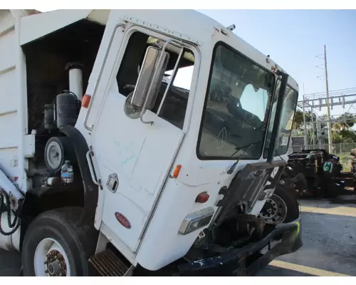 PETERBILT 320 CAB