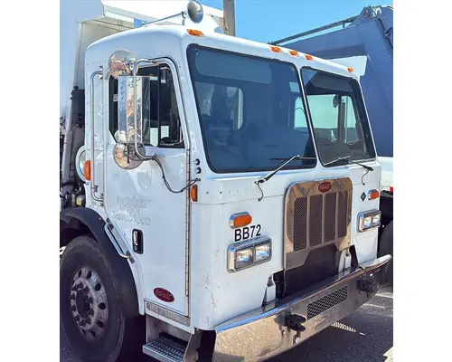 PETERBILT 320 CAB